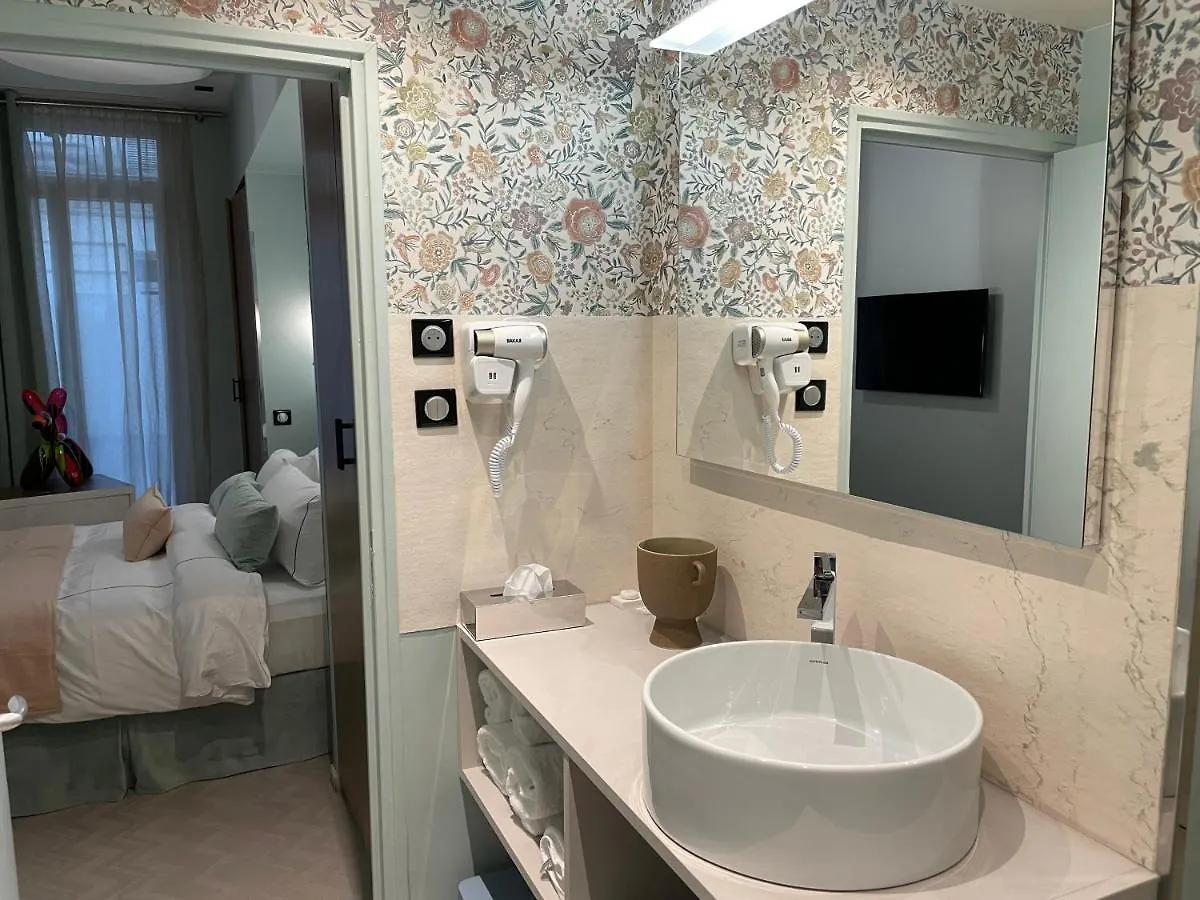 33 Marbeuf Aparthotel