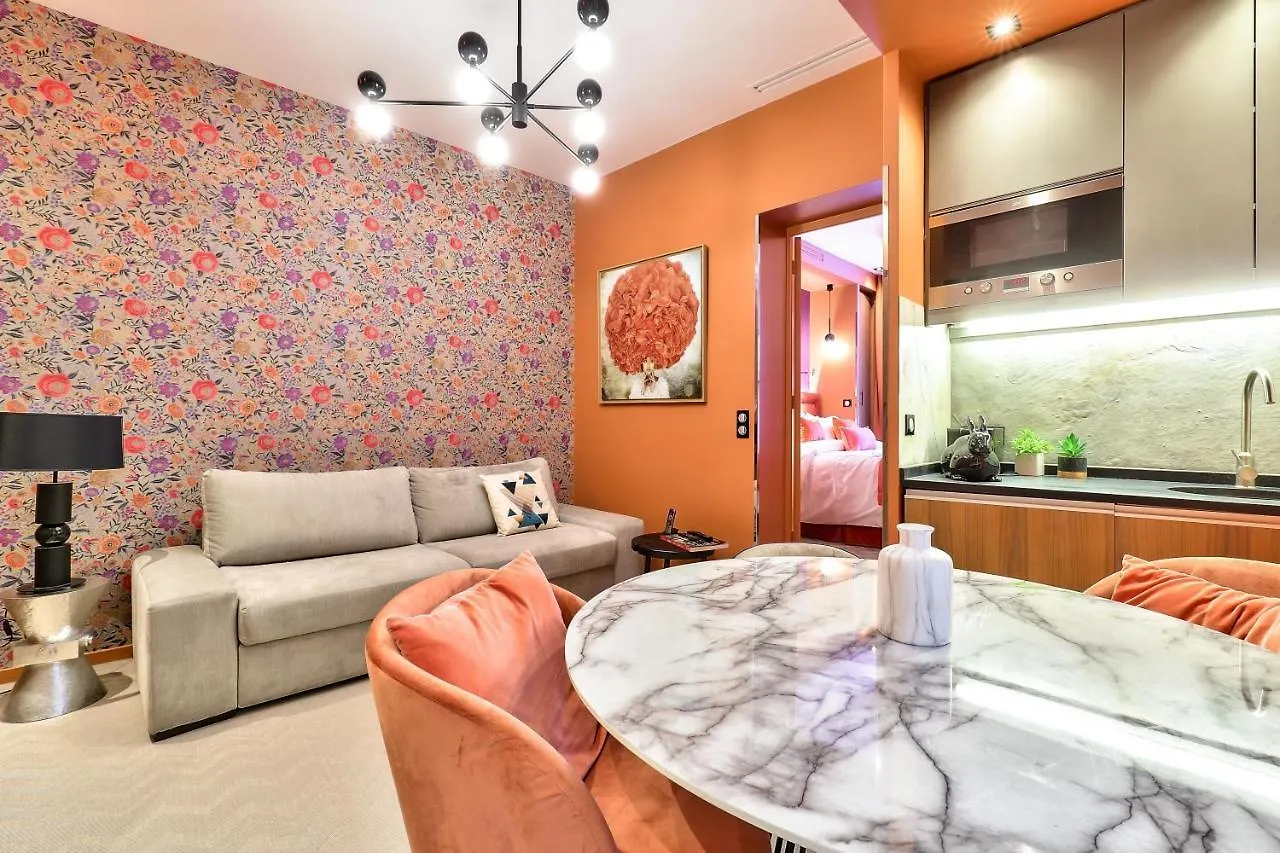 33 Marbeuf Apart-hotel