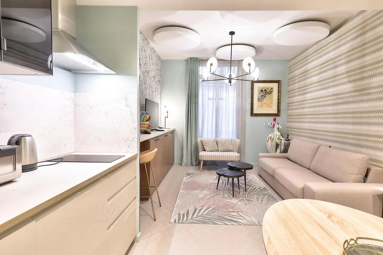 Apart-hotel 33 Marbeuf 4*