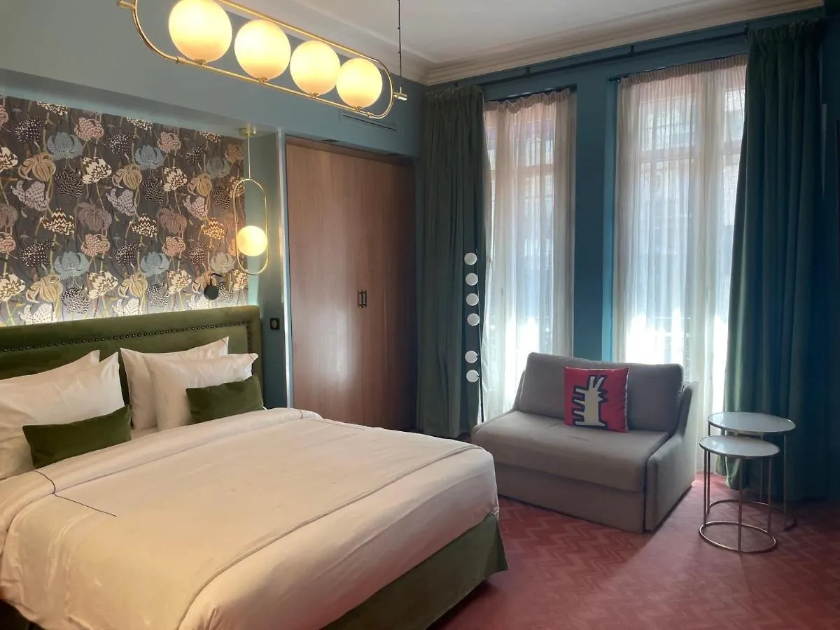 33 Marbeuf Apart-hotel