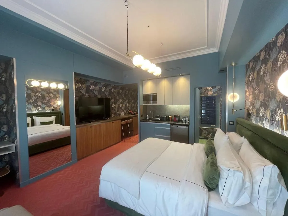33 Marbeuf Apart-hotel