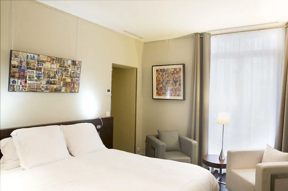 33 Marbeuf Apart-hotel